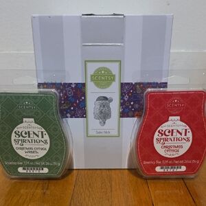 Scentsy BUNDLE- Saint Nick Plug-In Mini Warmer w/2 Scentsy Bars